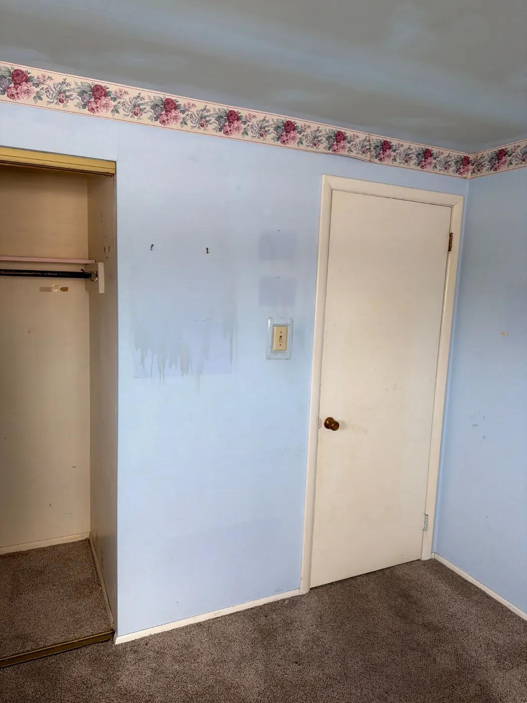Thermal imaging during water damage assessment in Spring Hill residence
